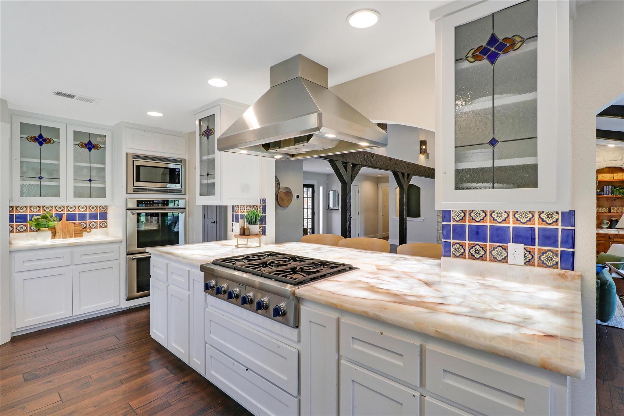 4 Valley View Cir, Leander, TX 78641