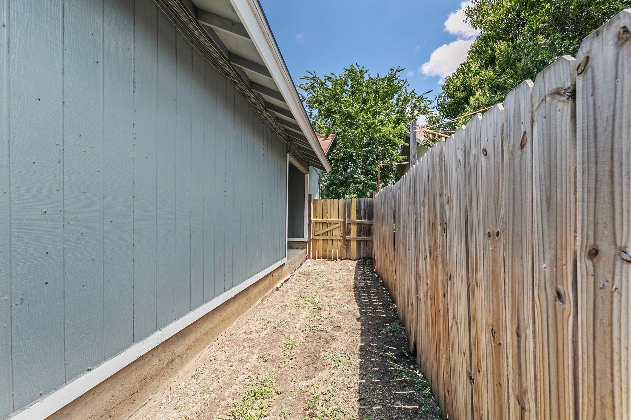 2011 E Stassney Ln # B, Austin, TX 78744