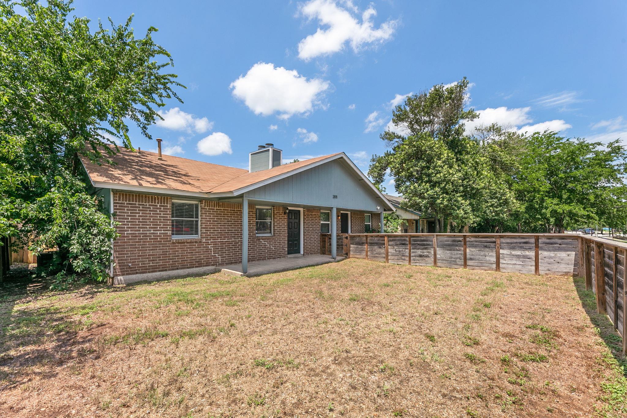 2011 E Stassney Ln # B, Austin, TX 78744