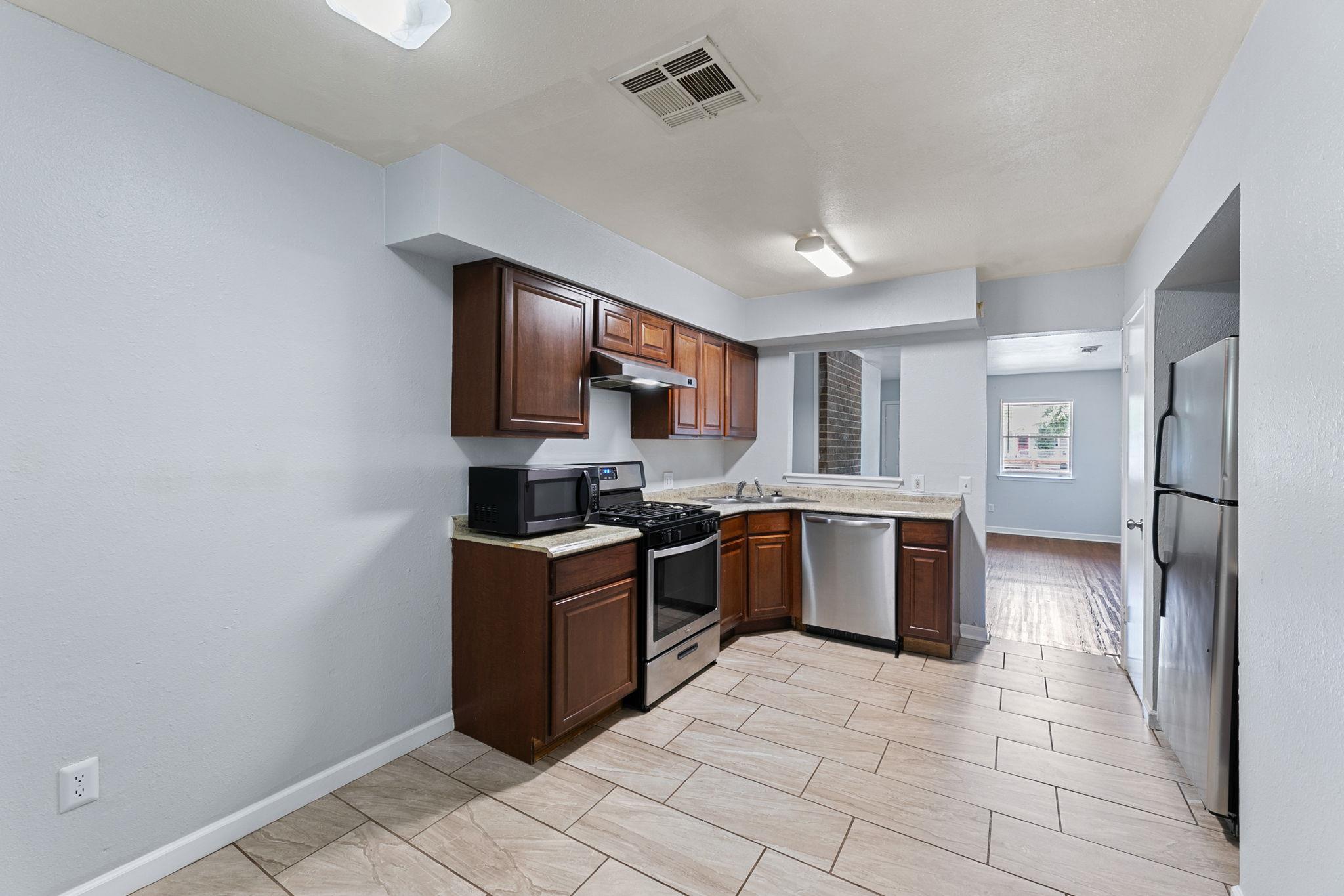 2011 E Stassney Ln # B, Austin, TX 78744