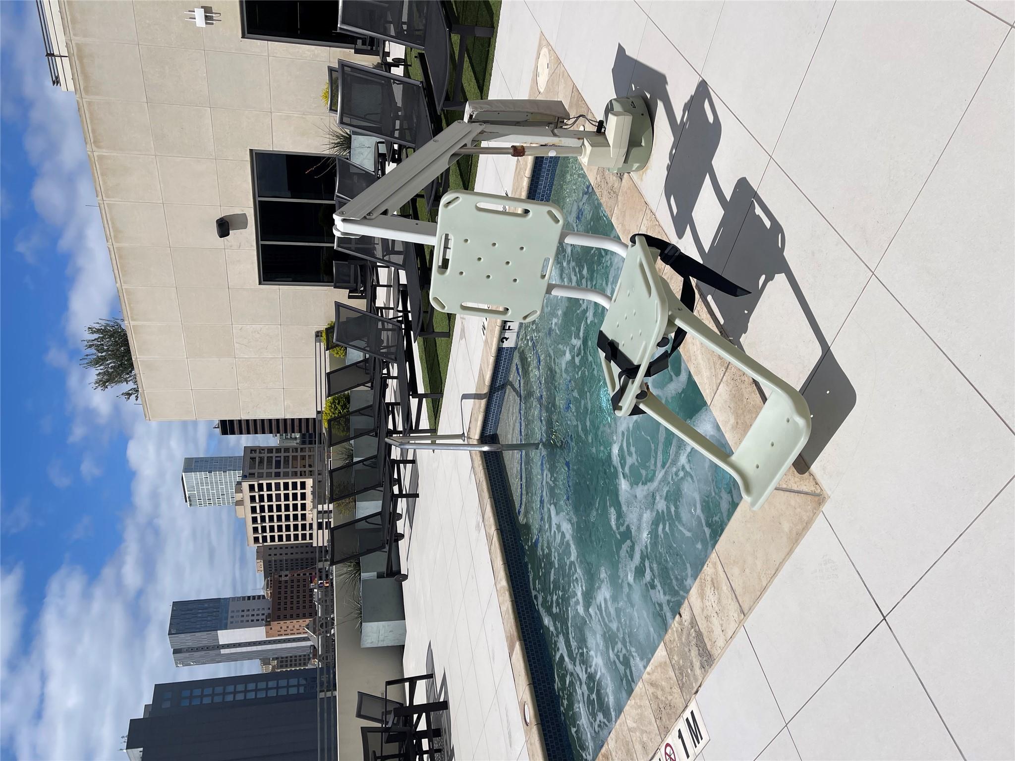 555 E 5th St # 825, Austin, TX 78701