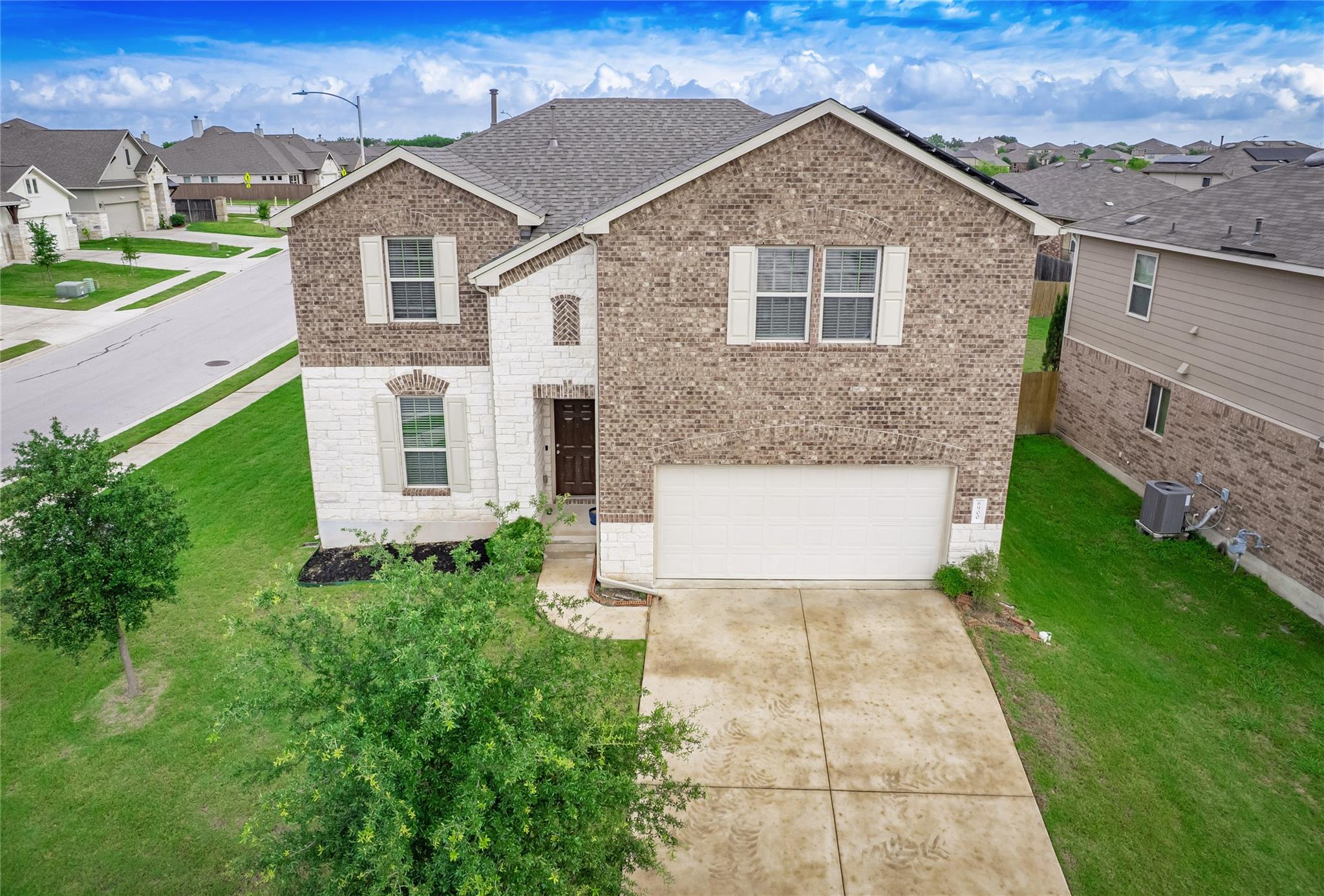 6900 Midlothian Dr, Austin, TX 78754