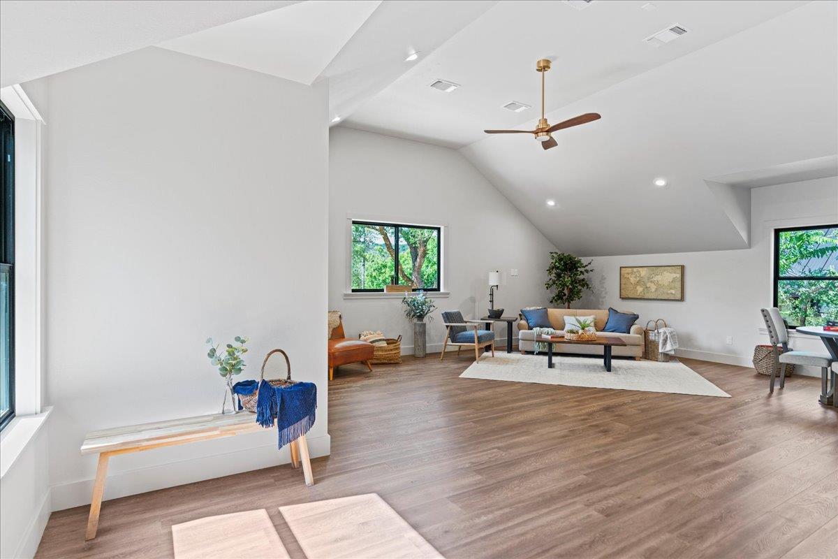 202 Hub Dr, Wimberley, TX 78676