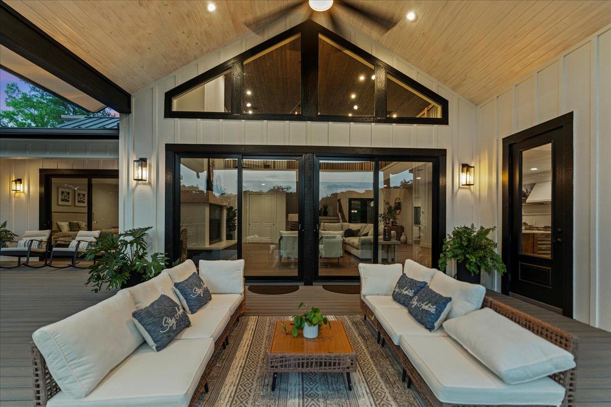 202 Hub Dr, Wimberley, TX 78676