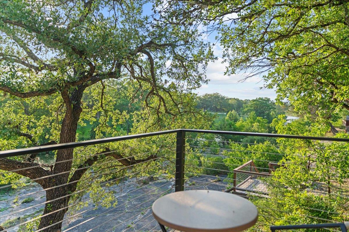 202 Hub Dr, Wimberley, TX 78676