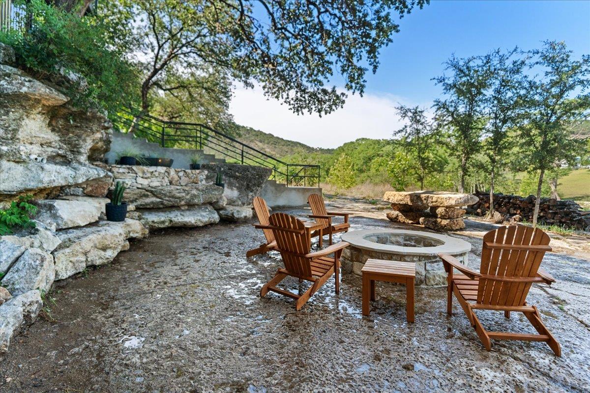 202 Hub Dr, Wimberley, TX 78676