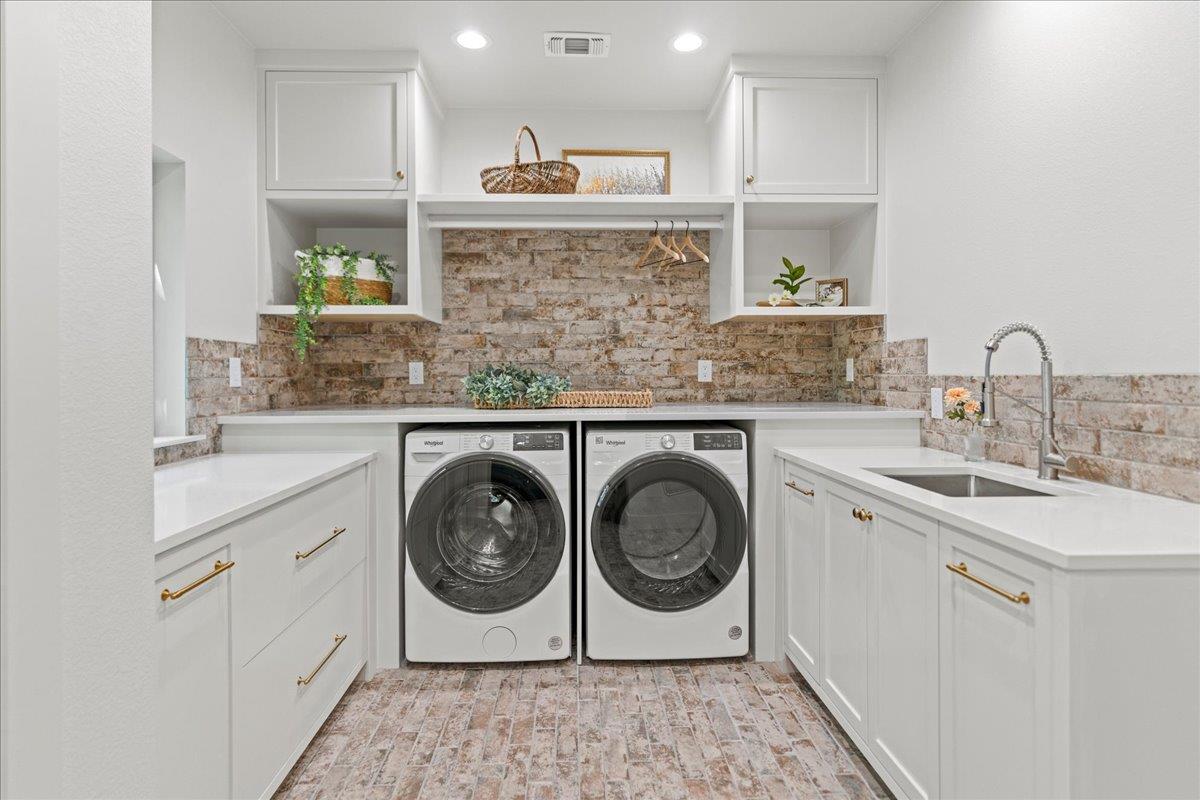 202 Hub Dr, Wimberley, TX 78676