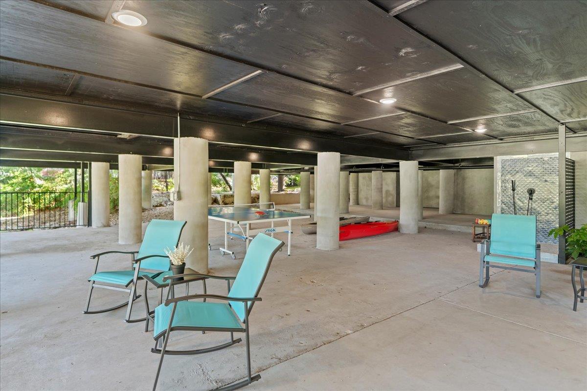 202 Hub Dr, Wimberley, TX 78676