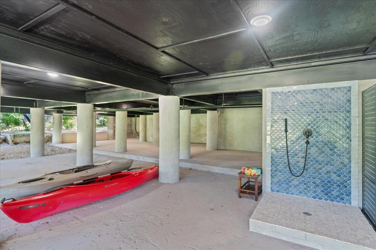 202 Hub Dr, Wimberley, TX 78676