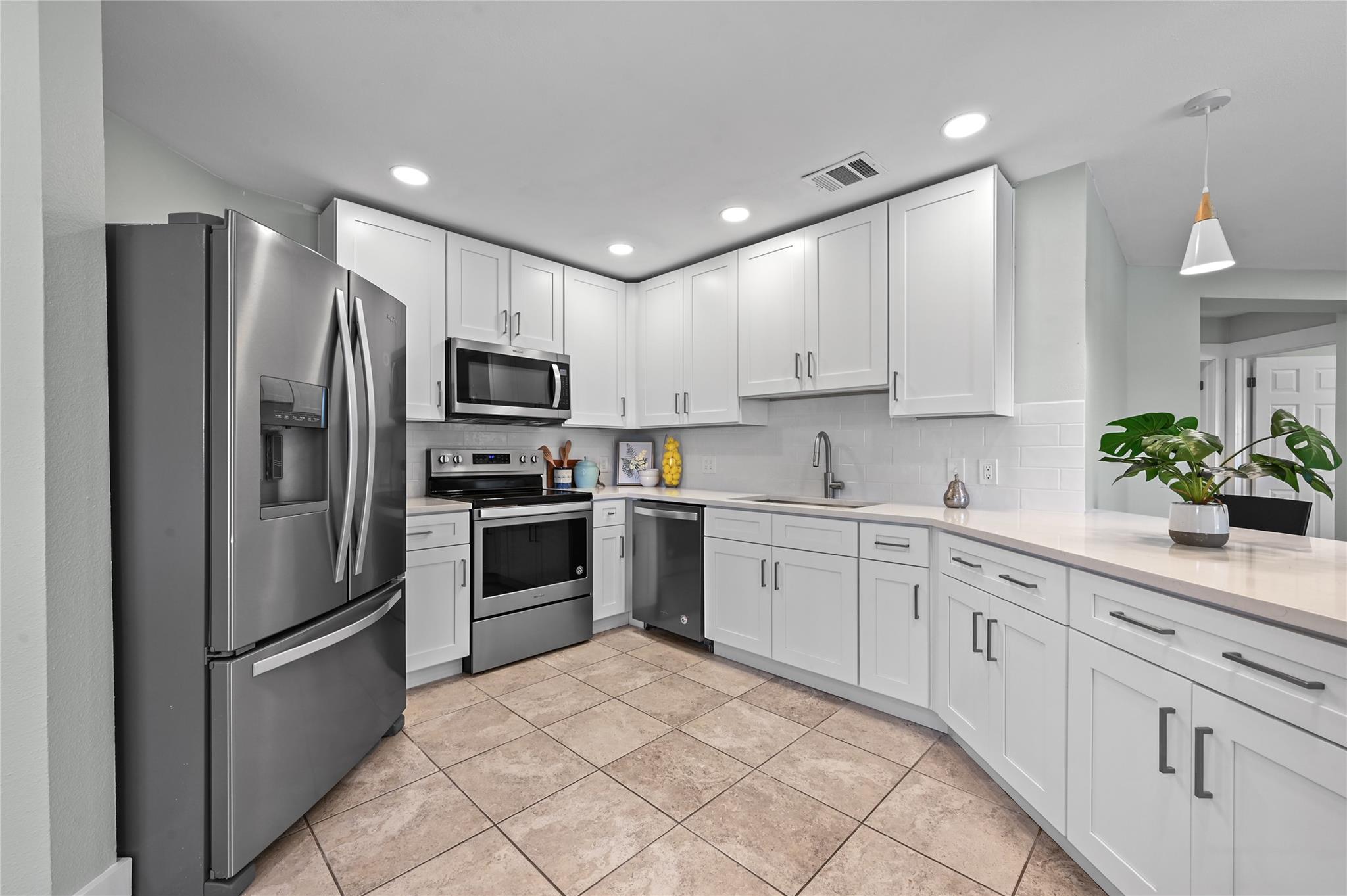 7065 Wheatfield Way, Kyle, TX 78640