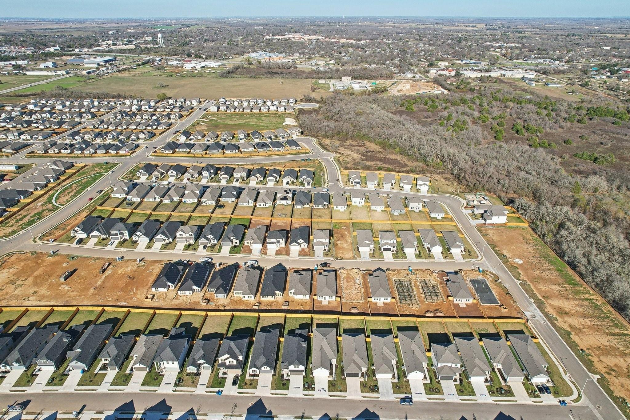 163 Two Bits Ln, Elgin, TX 78621