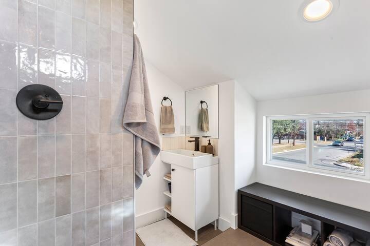 6516 Berkman Dr, Austin, TX 78723