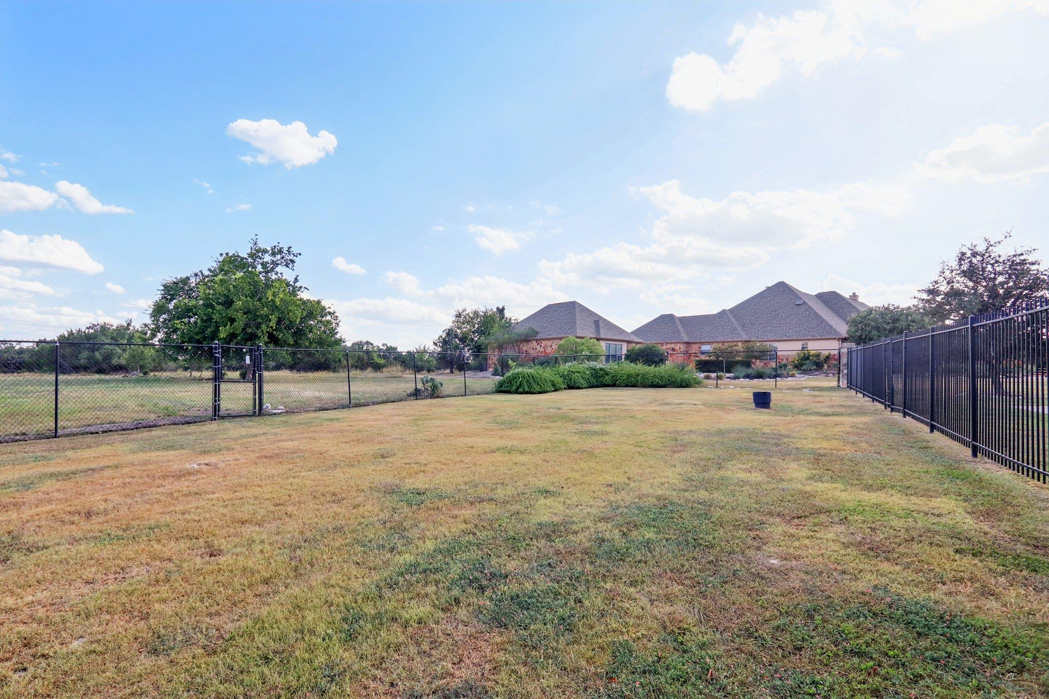 816 Drifting Wind Run, Dripping Springs, TX 78620