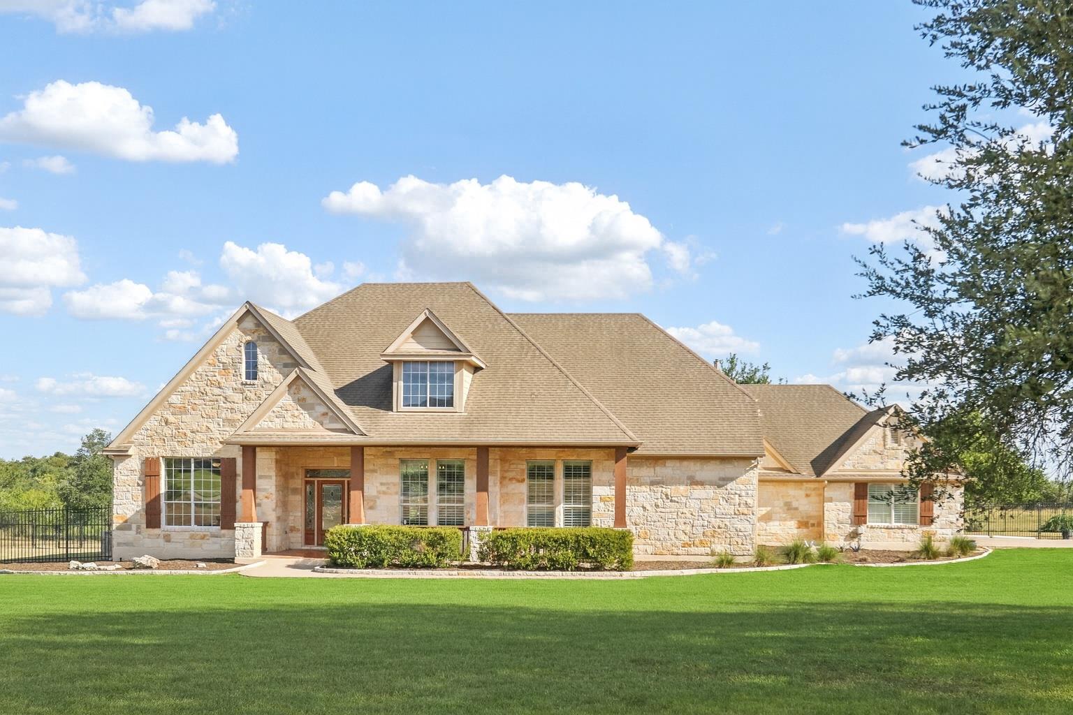 816 Drifting Wind Run, Dripping Springs, TX 78620