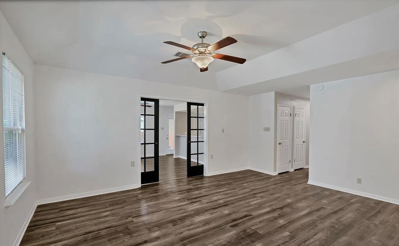 1709 Greenlawn Blvd, Round Rock, TX 78664