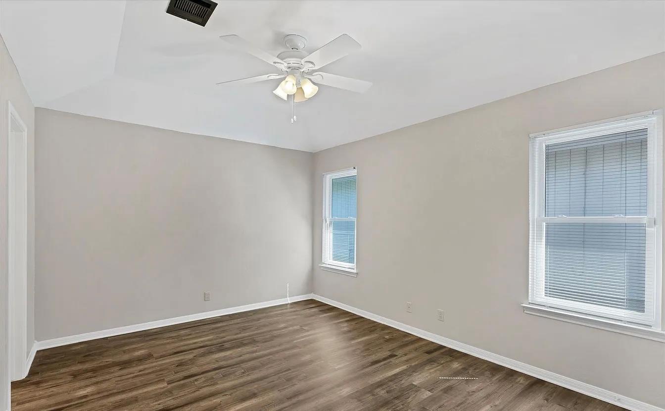 1709 Greenlawn Blvd, Round Rock, TX 78664