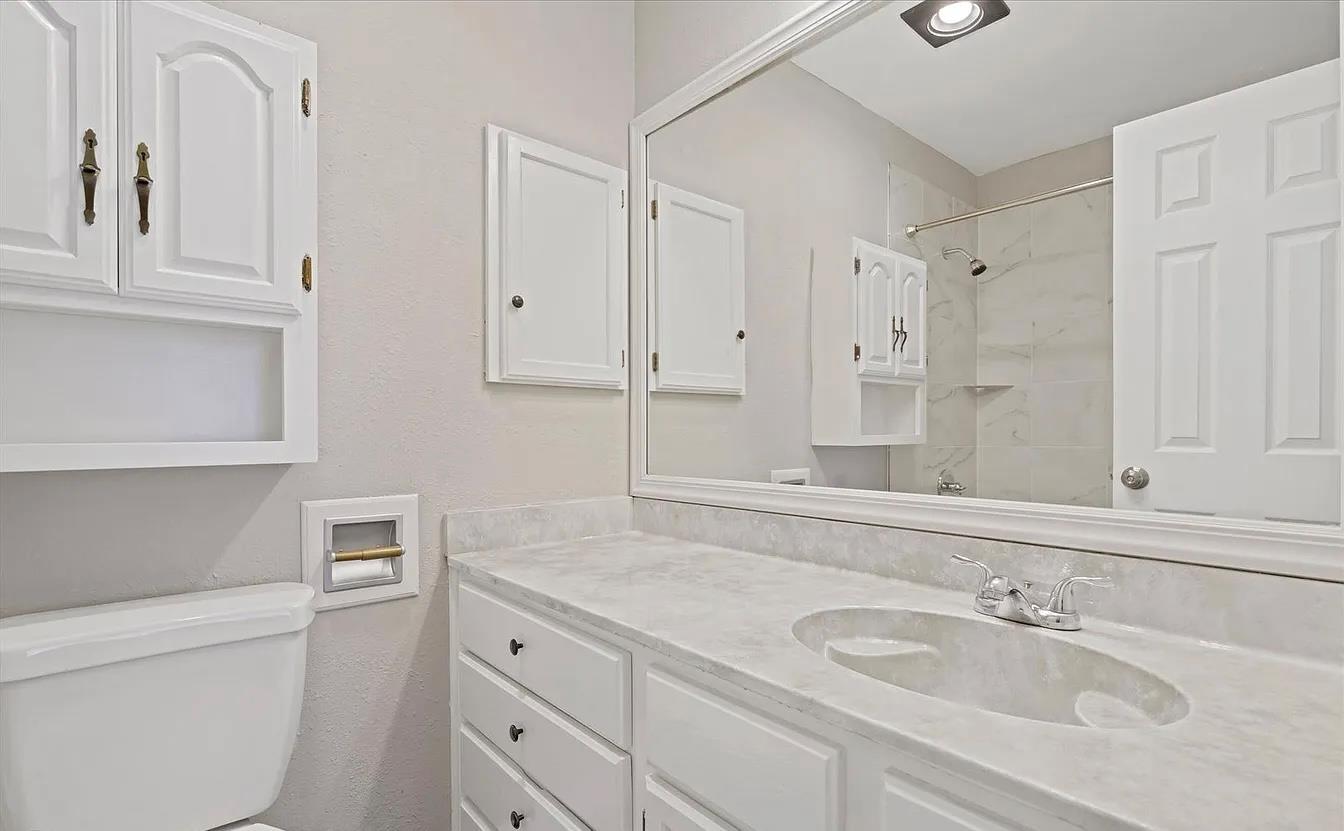 1709 Greenlawn Blvd, Round Rock, TX 78664