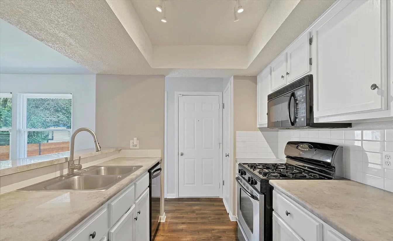 1709 Greenlawn Blvd, Round Rock, TX 78664