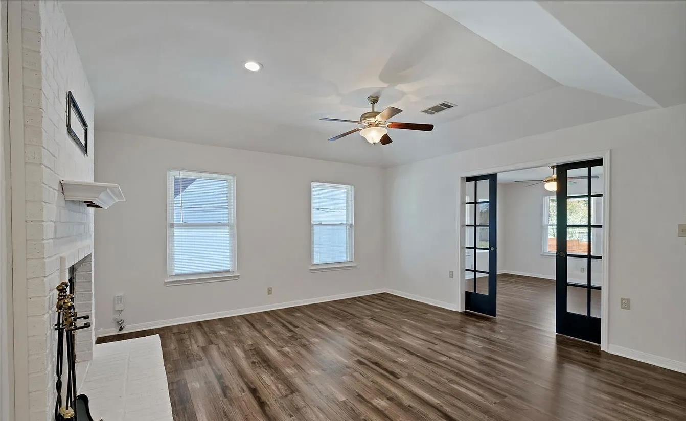 1709 Greenlawn Blvd, Round Rock, TX 78664