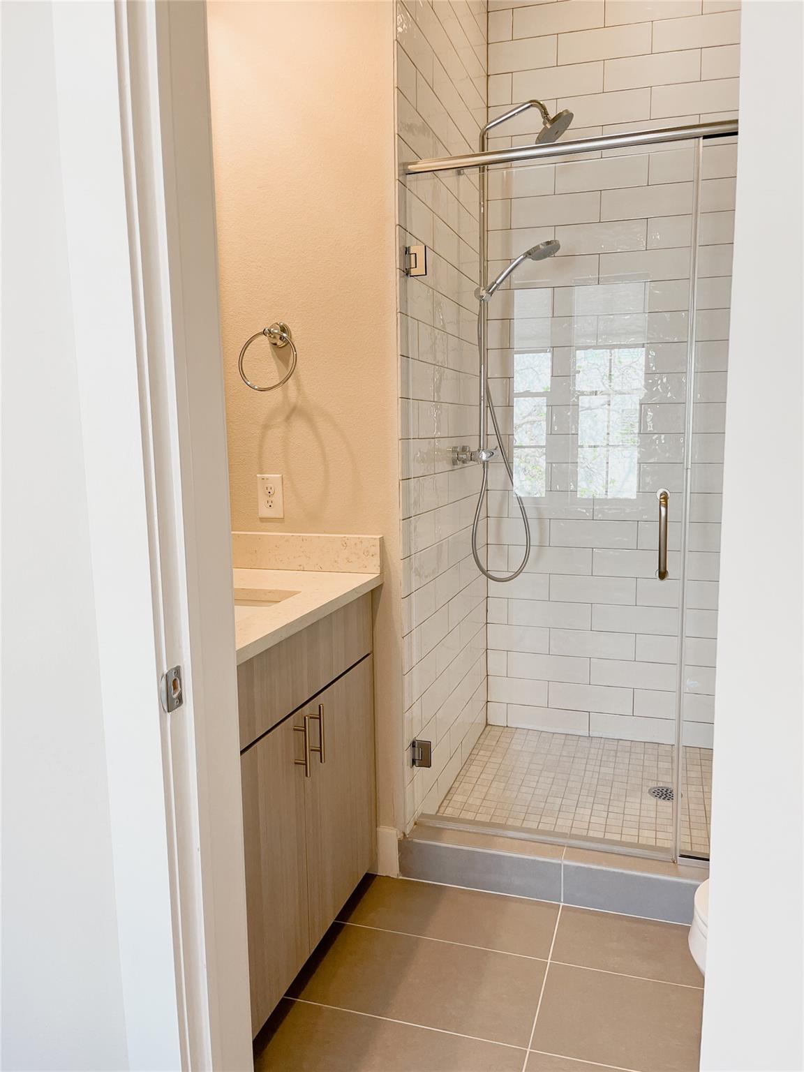 1411 Town Creek Dr # 10, Austin, TX 78741