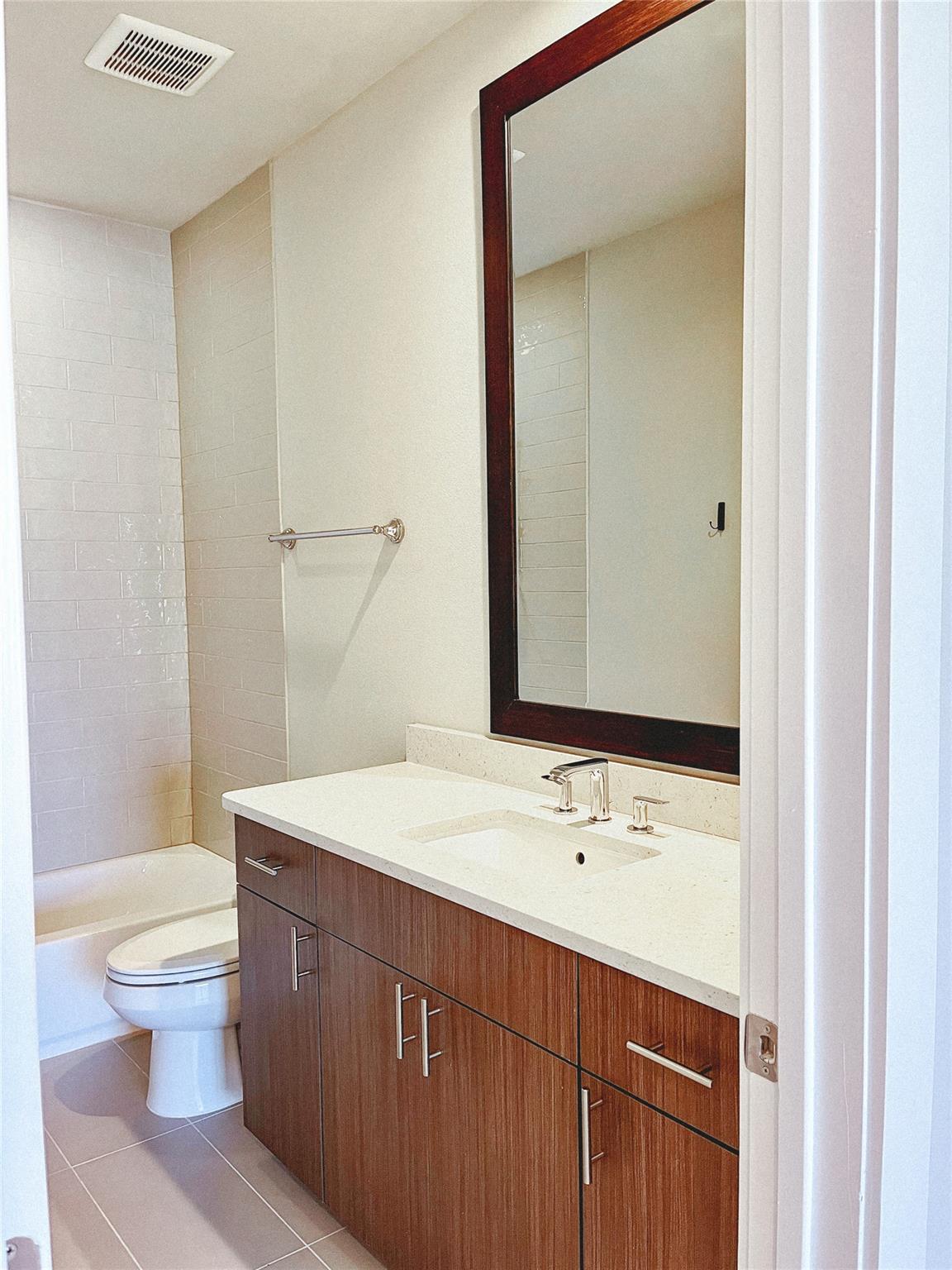 1411 Town Creek Dr # 10, Austin, TX 78741