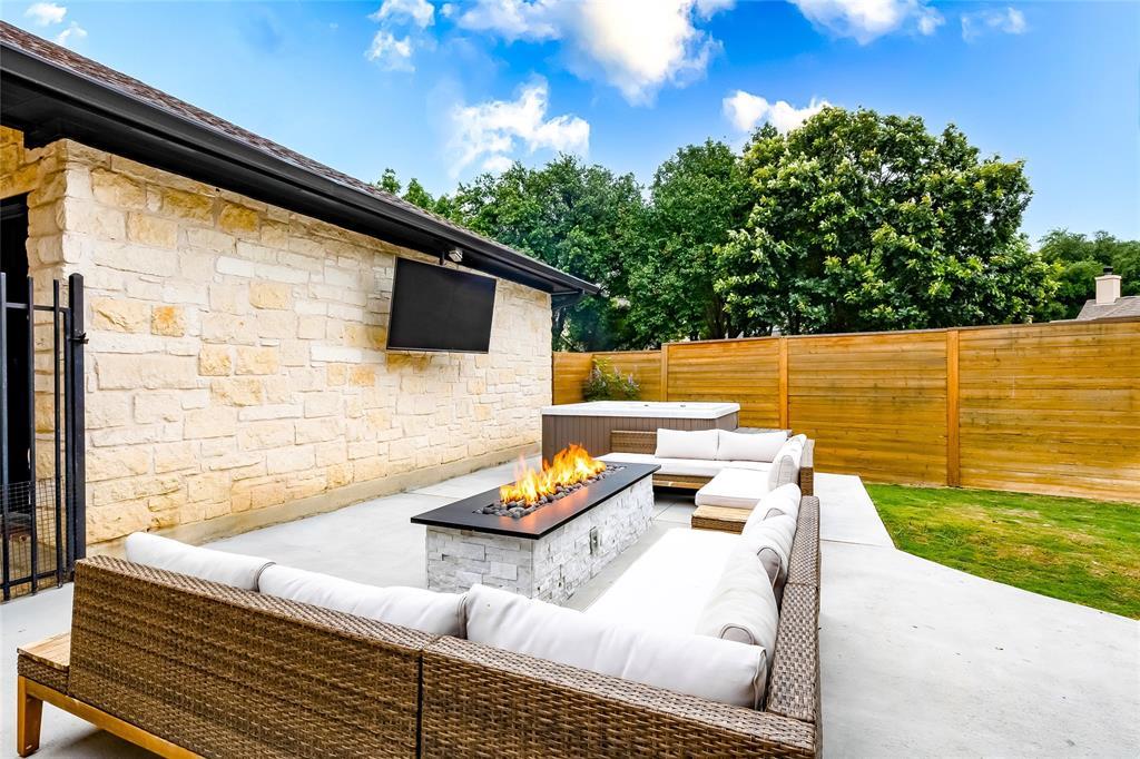 104 Hazeltine Dr, Georgetown, TX 78628