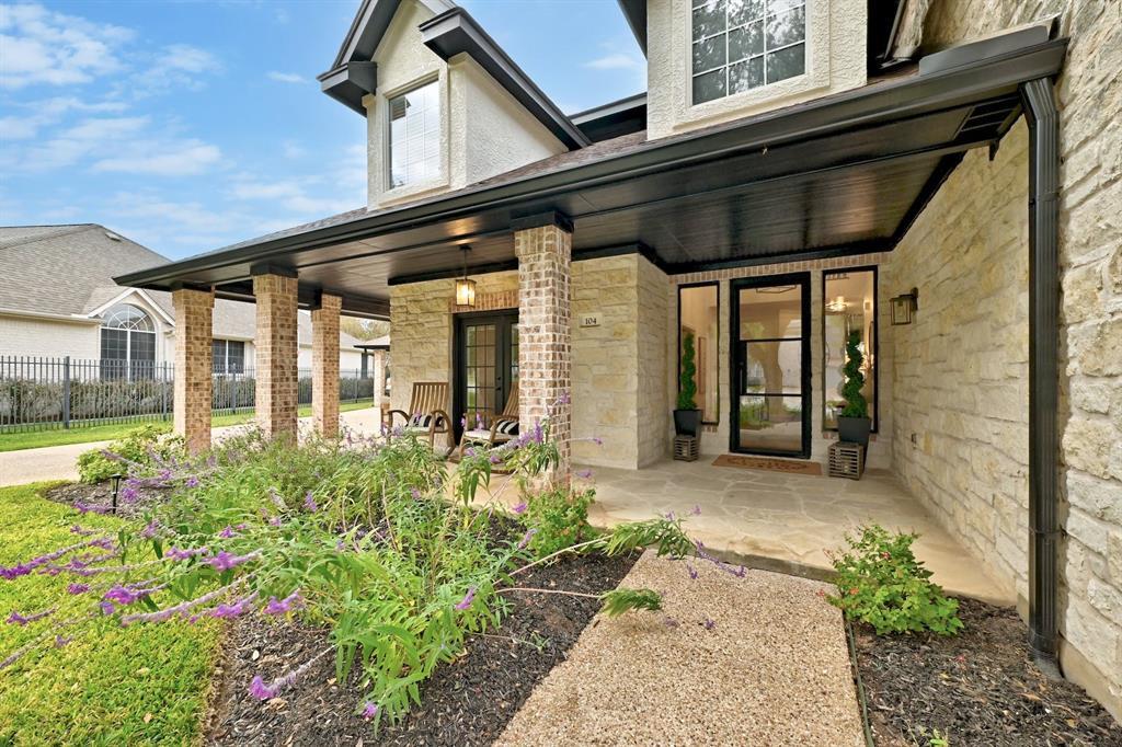 104 Hazeltine Dr, Georgetown, TX 78628