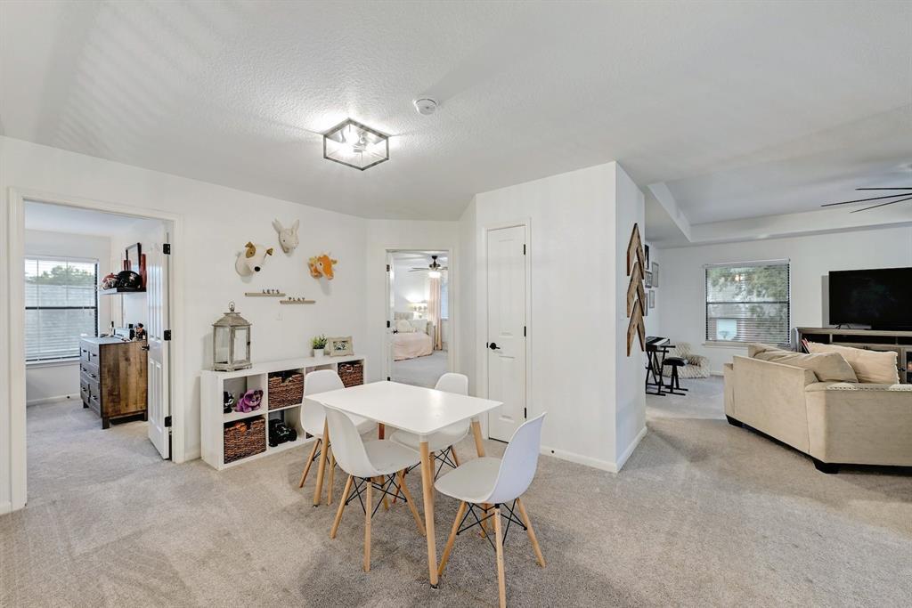 104 Hazeltine Dr, Georgetown, TX 78628