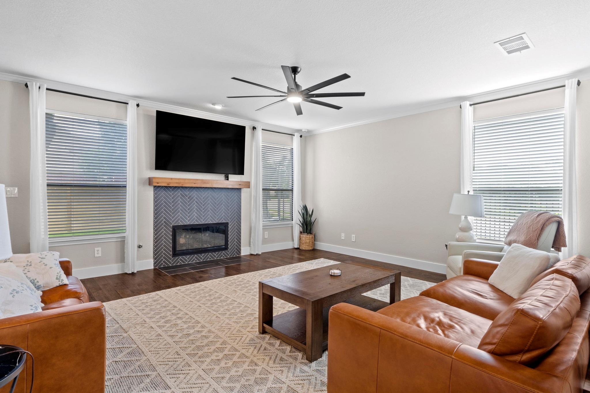 104 Hazeltine Dr, Georgetown, TX 78628