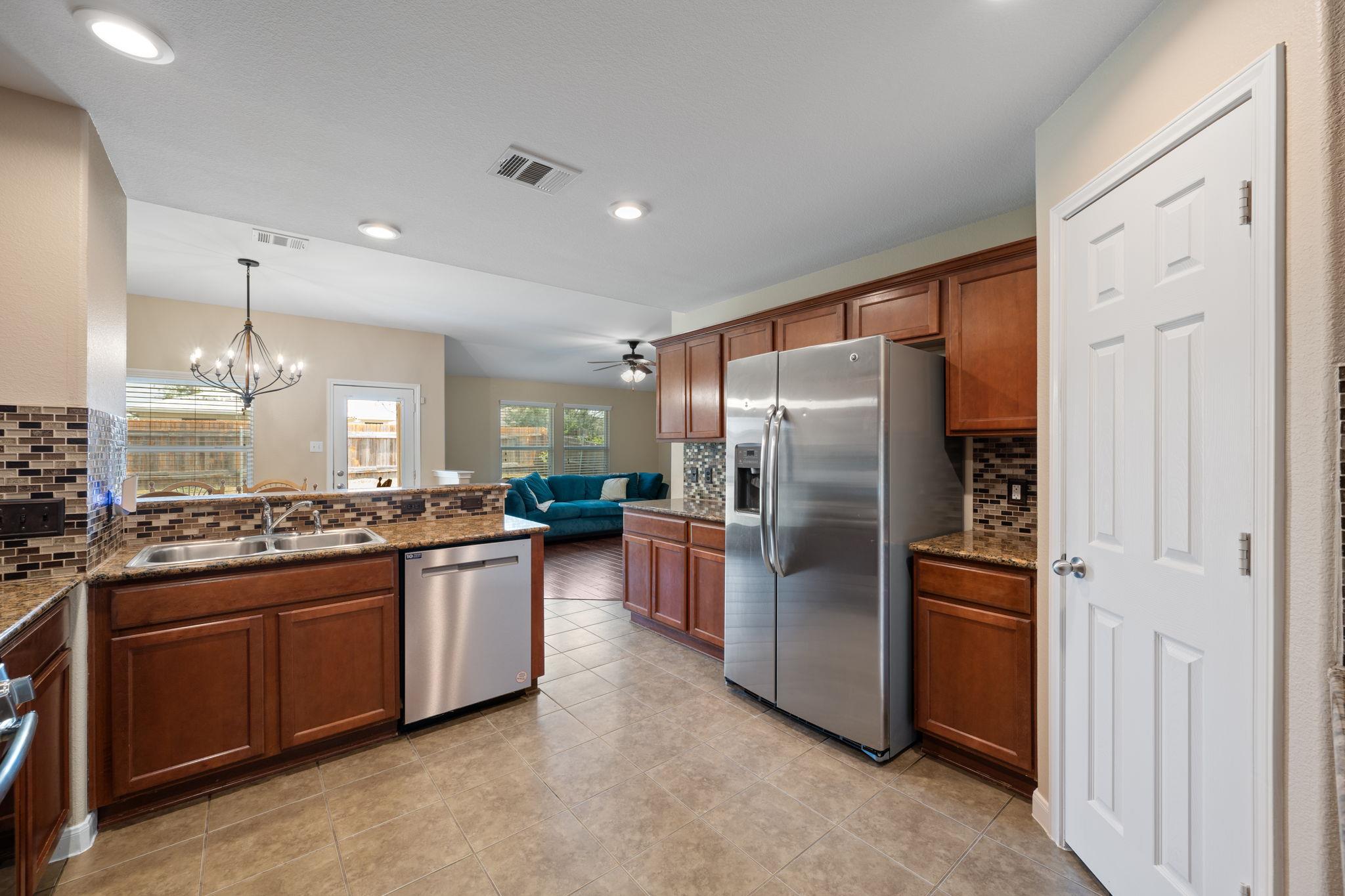 169 Voyager Cv, Kyle, TX 78640