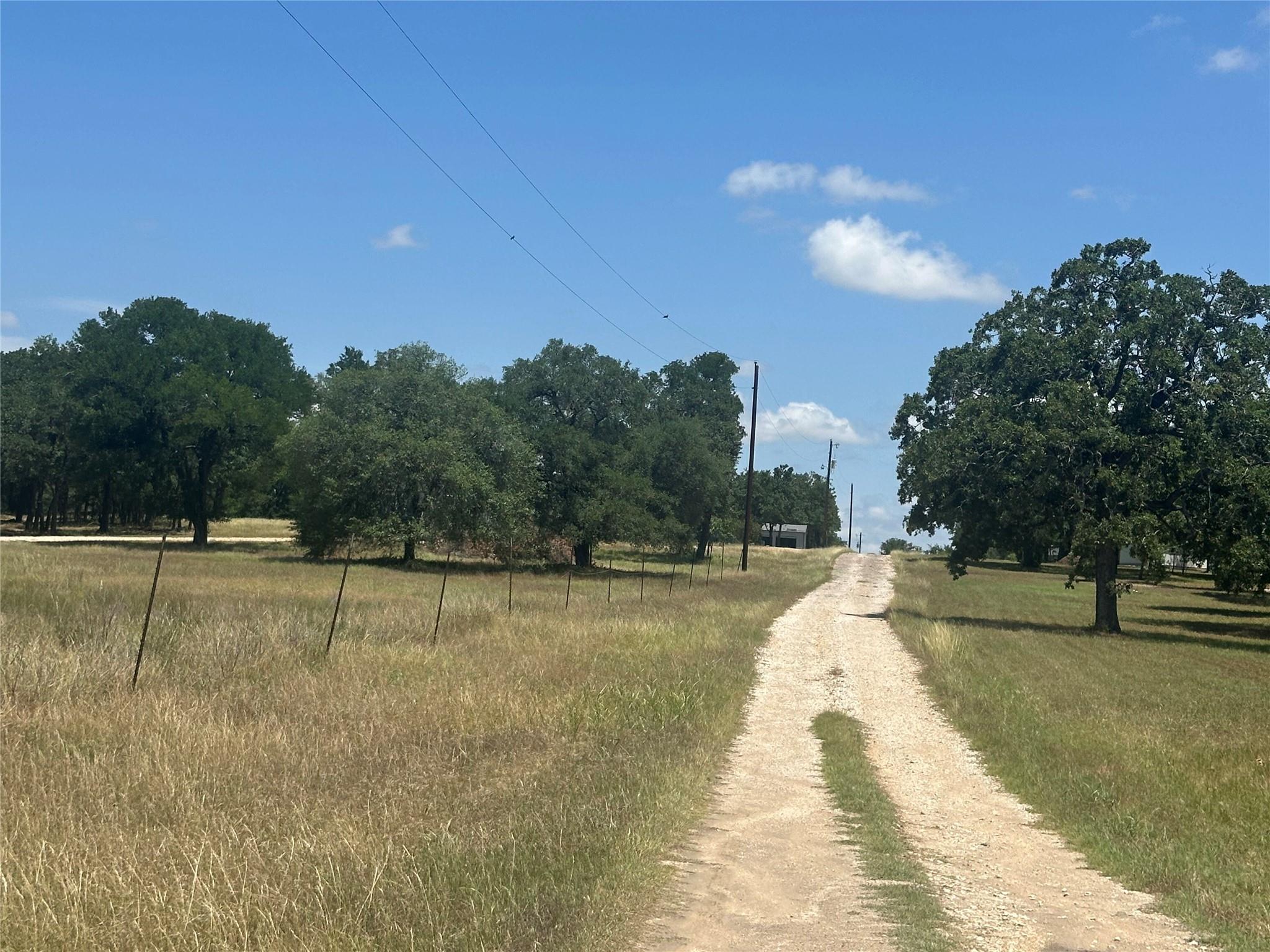 1231 Oak Grove Rd, Luling, TX 78648