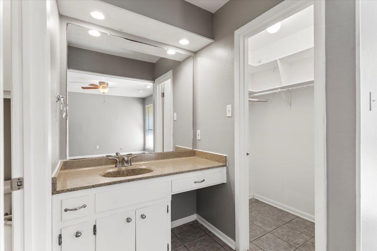 12103 Wycliff Ln, Austin, TX 78727