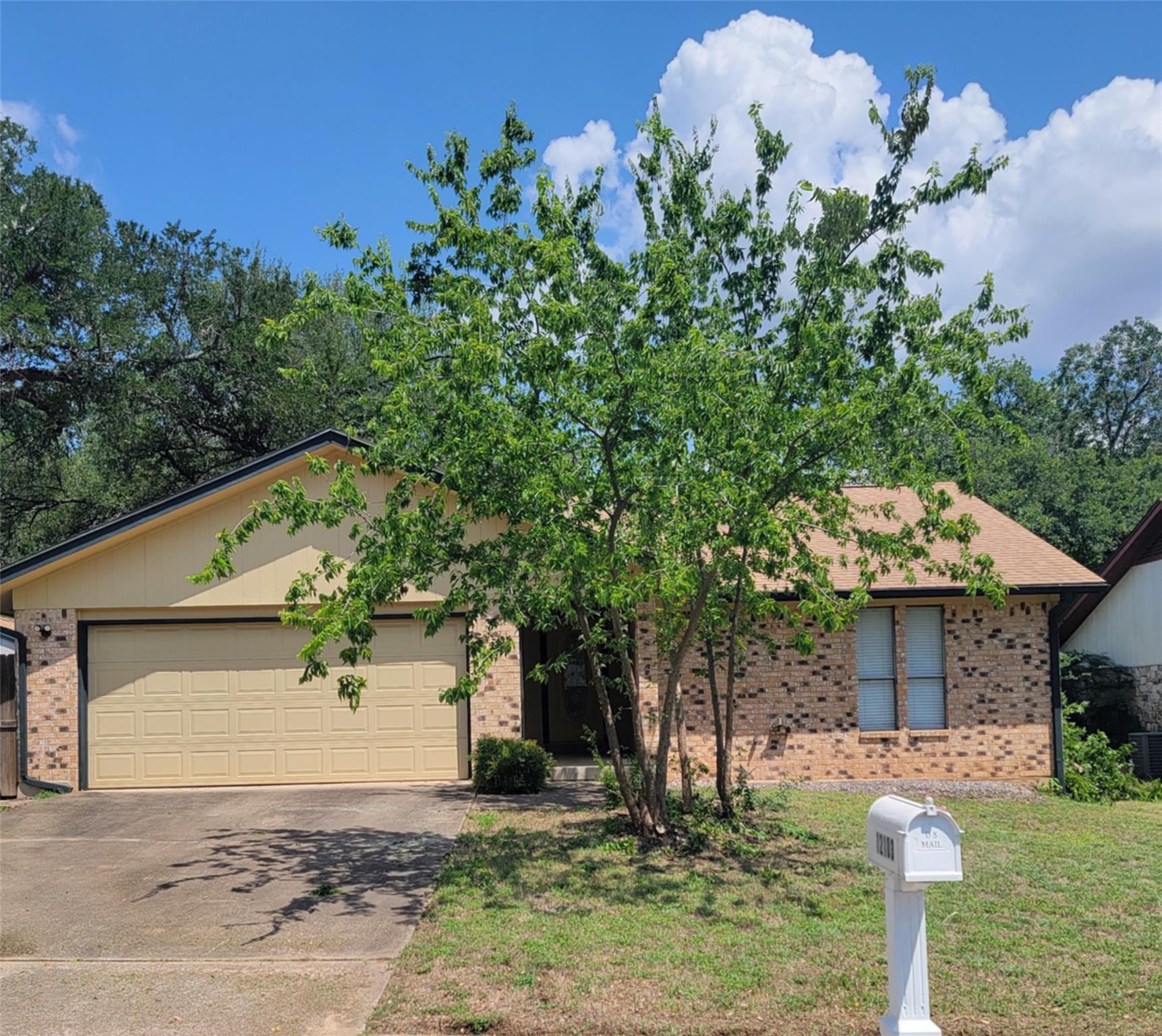 12103 Wycliff Ln, Austin, TX 78727
