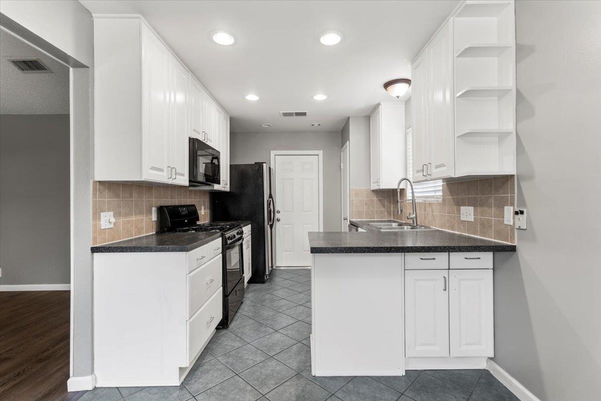 12103 Wycliff Ln, Austin, TX 78727