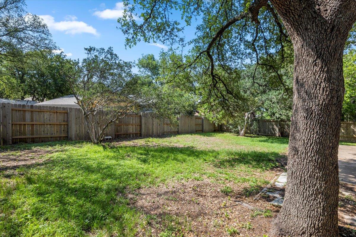 12103 Wycliff Ln, Austin, TX 78727