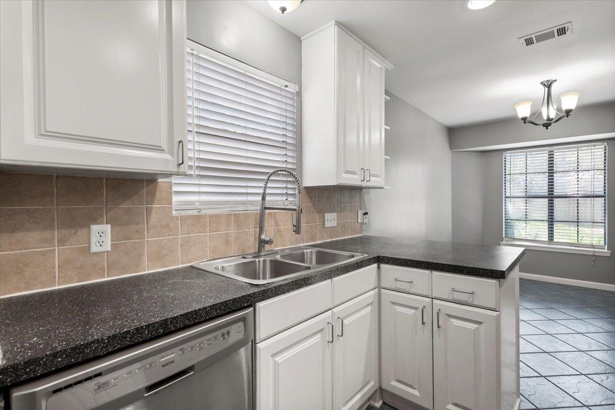 12103 Wycliff Ln, Austin, TX 78727