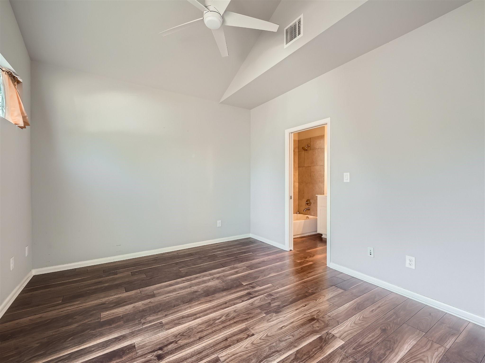 507 Venture Blvd S, Point Venture, TX 78645