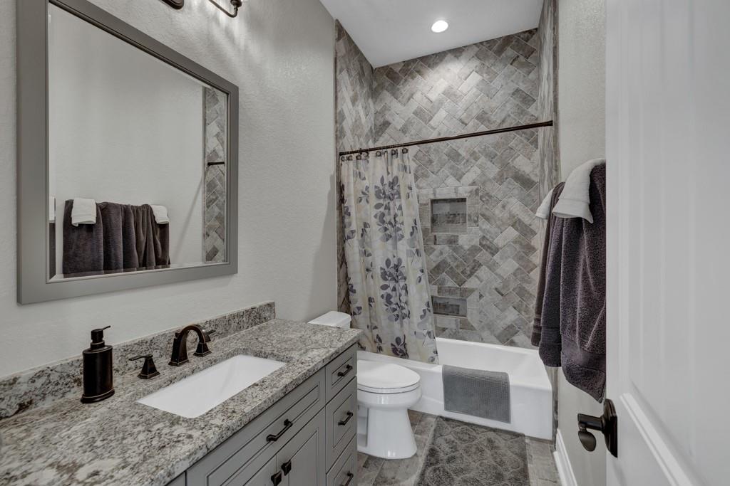 174 Edge Hill Dr, Canyon Lake, TX 78133