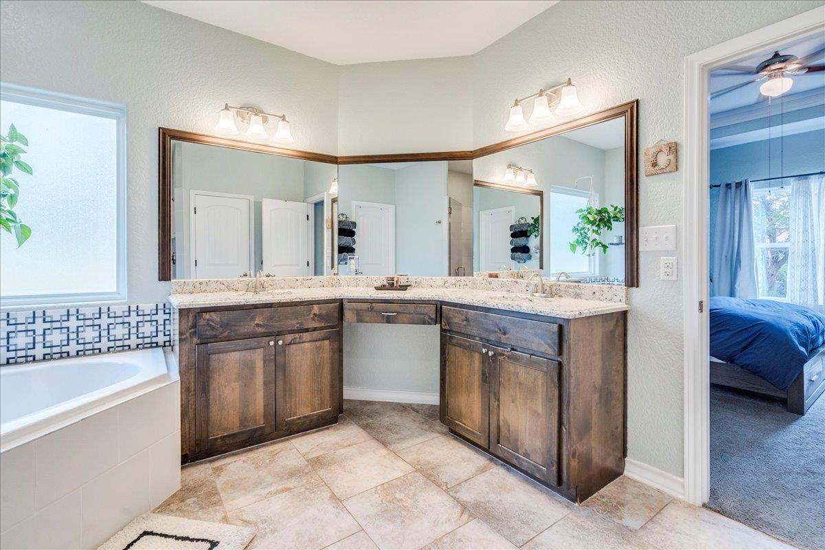 1033 Castleway Rd, New Braunfels, TX 78132