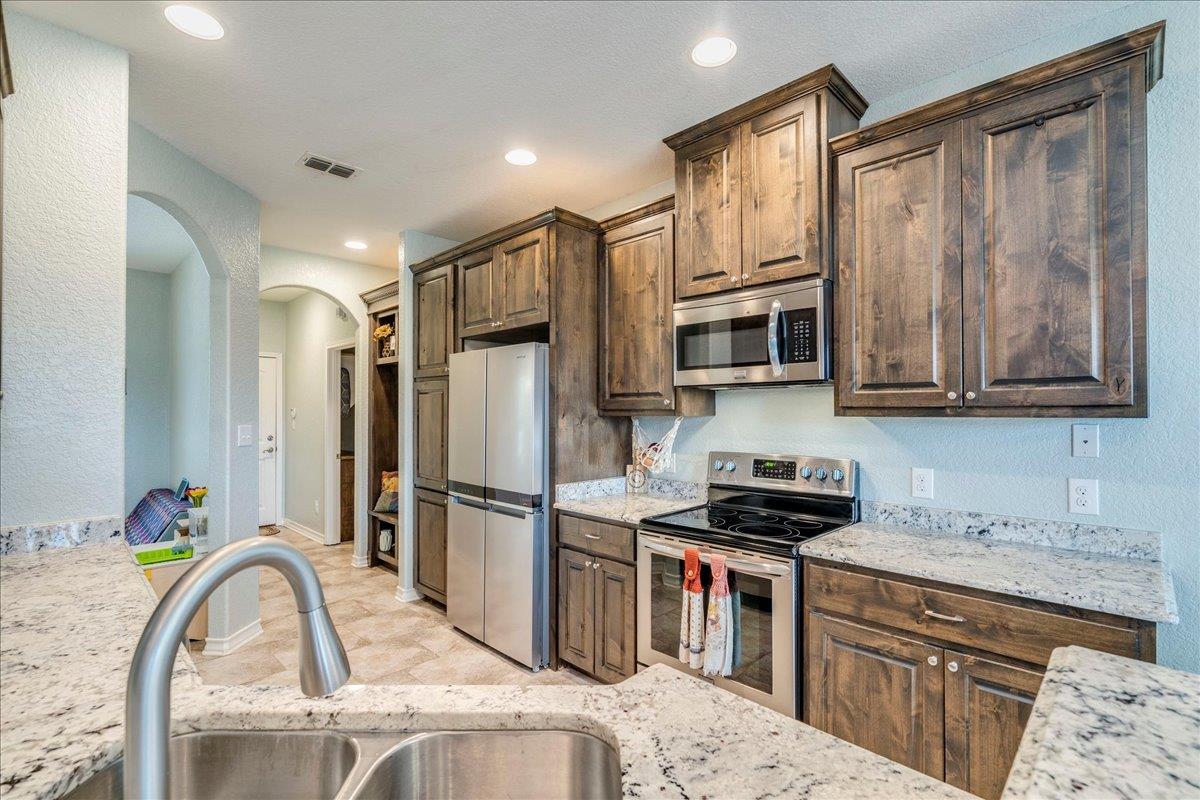 1033 Castleway Rd, New Braunfels, TX 78132