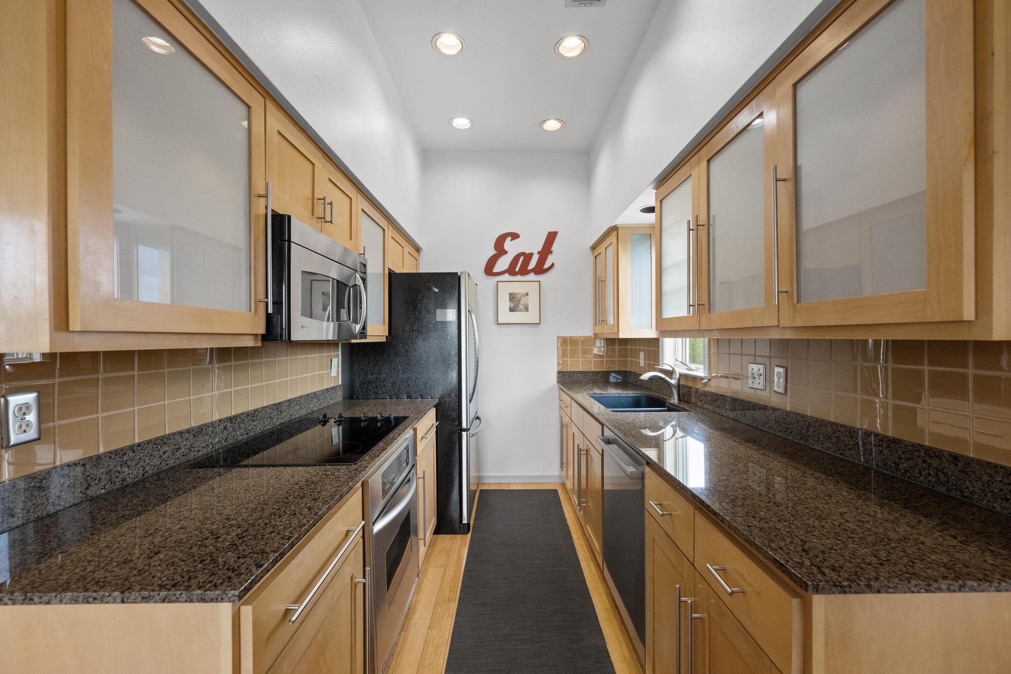 1200 BAYLOR St # 403, Austin, TX 78703