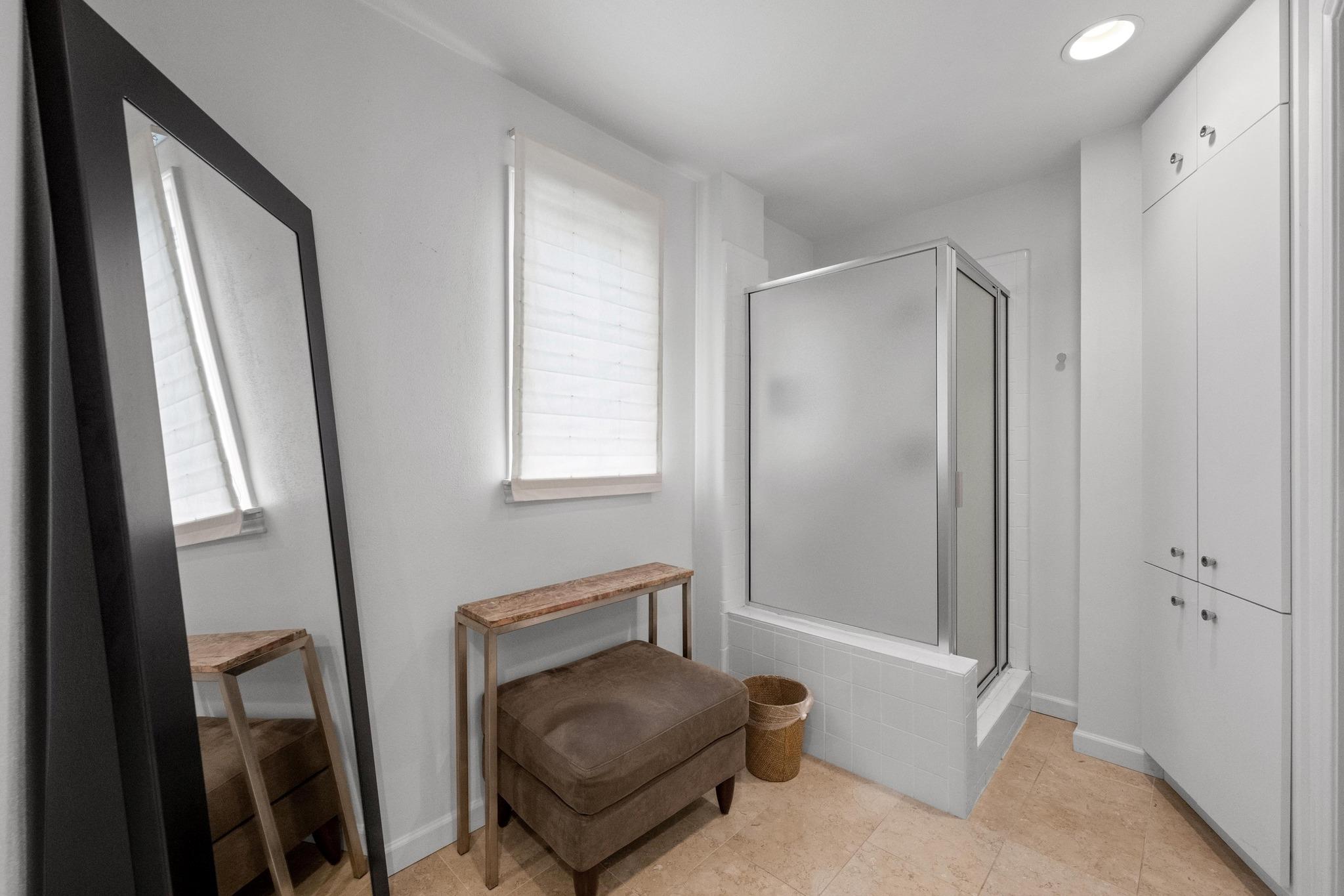 1200 BAYLOR St # 403, Austin, TX 78703
