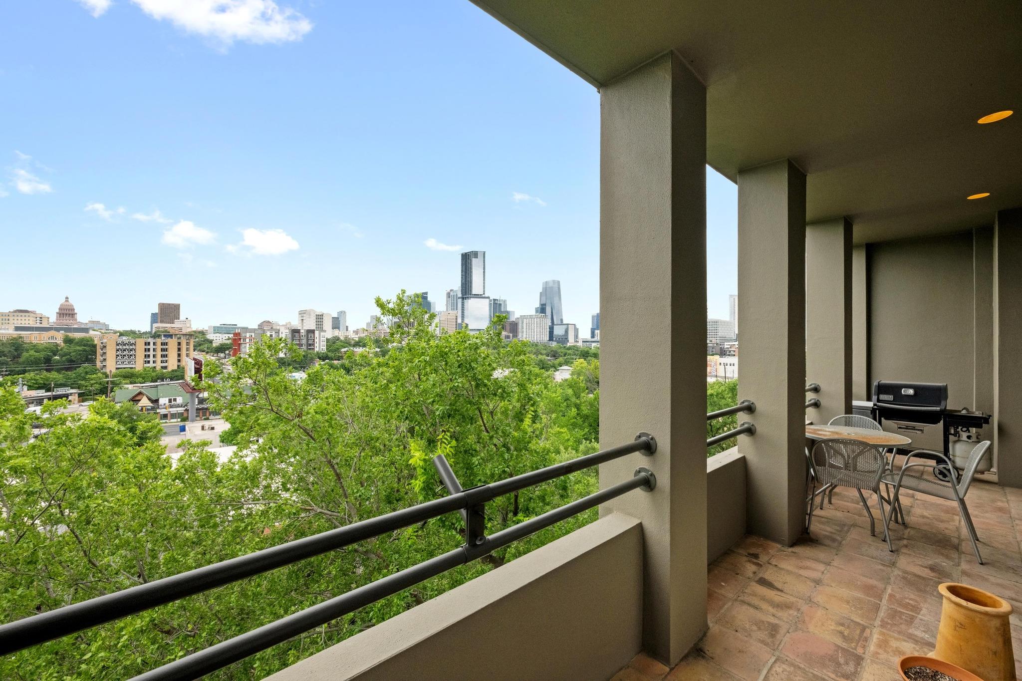 1200 BAYLOR St # 403, Austin, TX 78703
