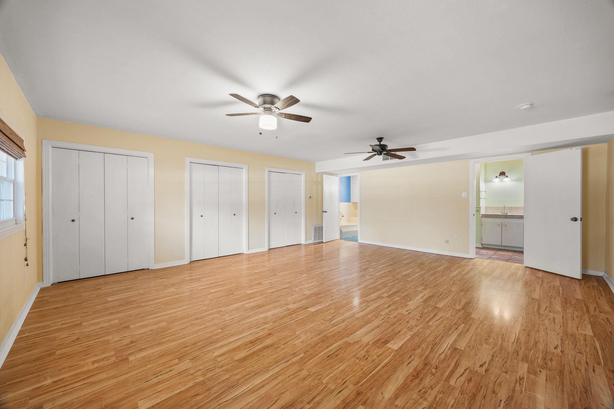 1506 Grace St, Taylor, TX 76574