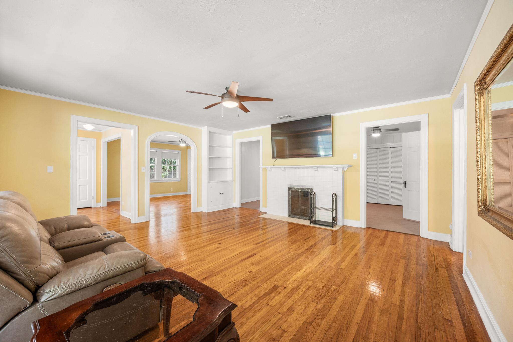 1506 Grace St, Taylor, TX 76574