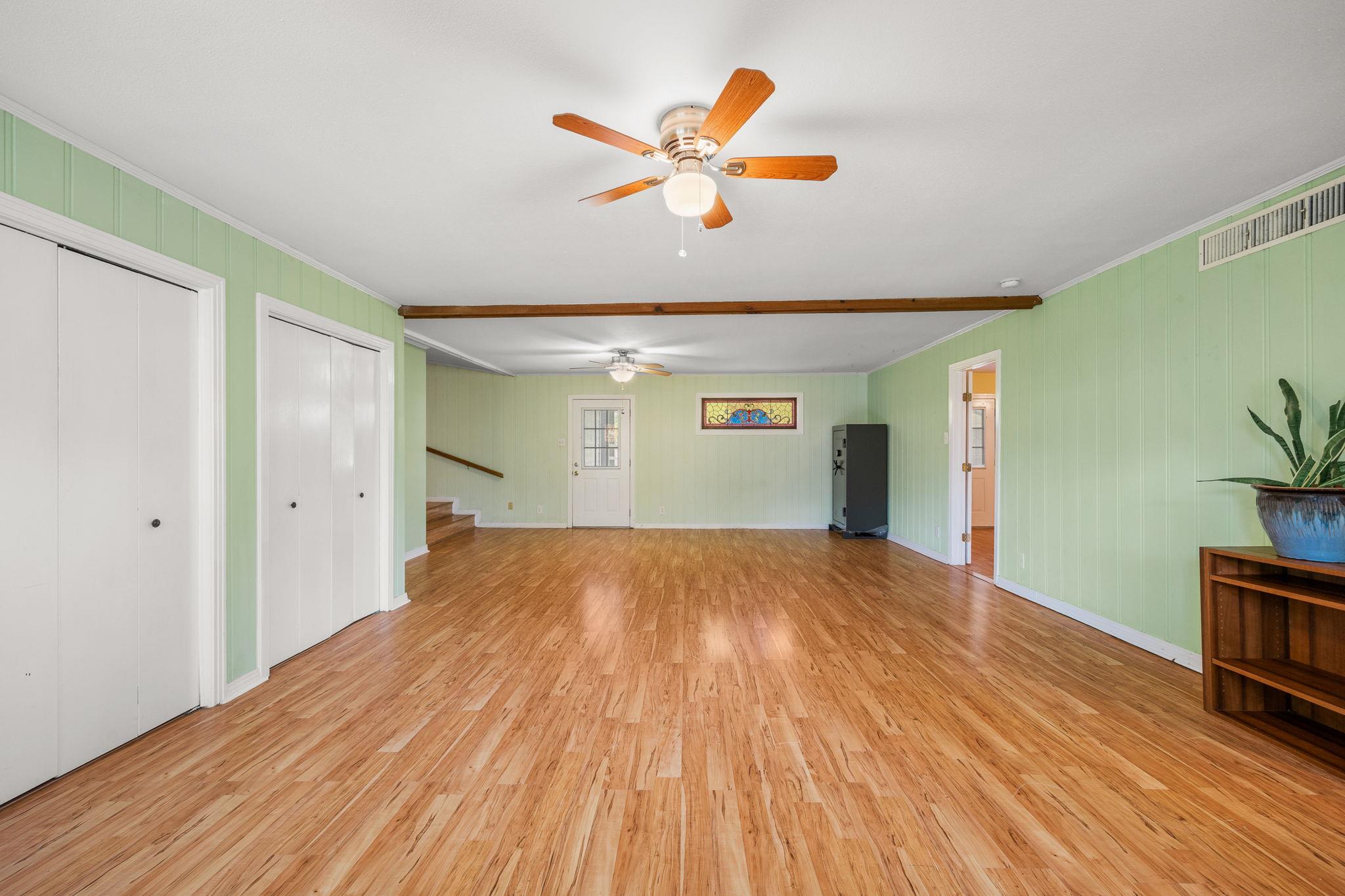 1506 Grace St, Taylor, TX 76574
