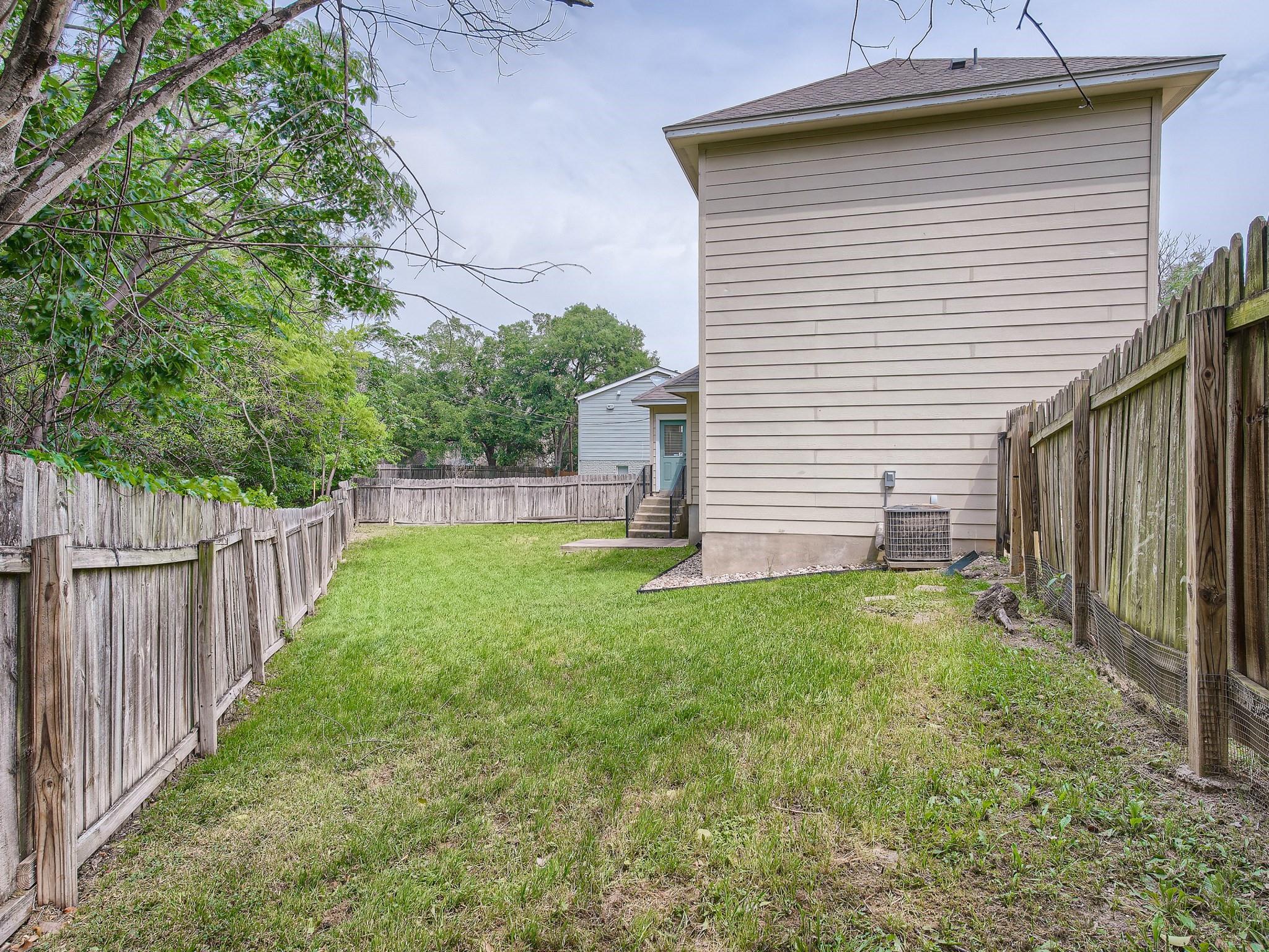 6102 Reicher Dr, Austin, TX 78723