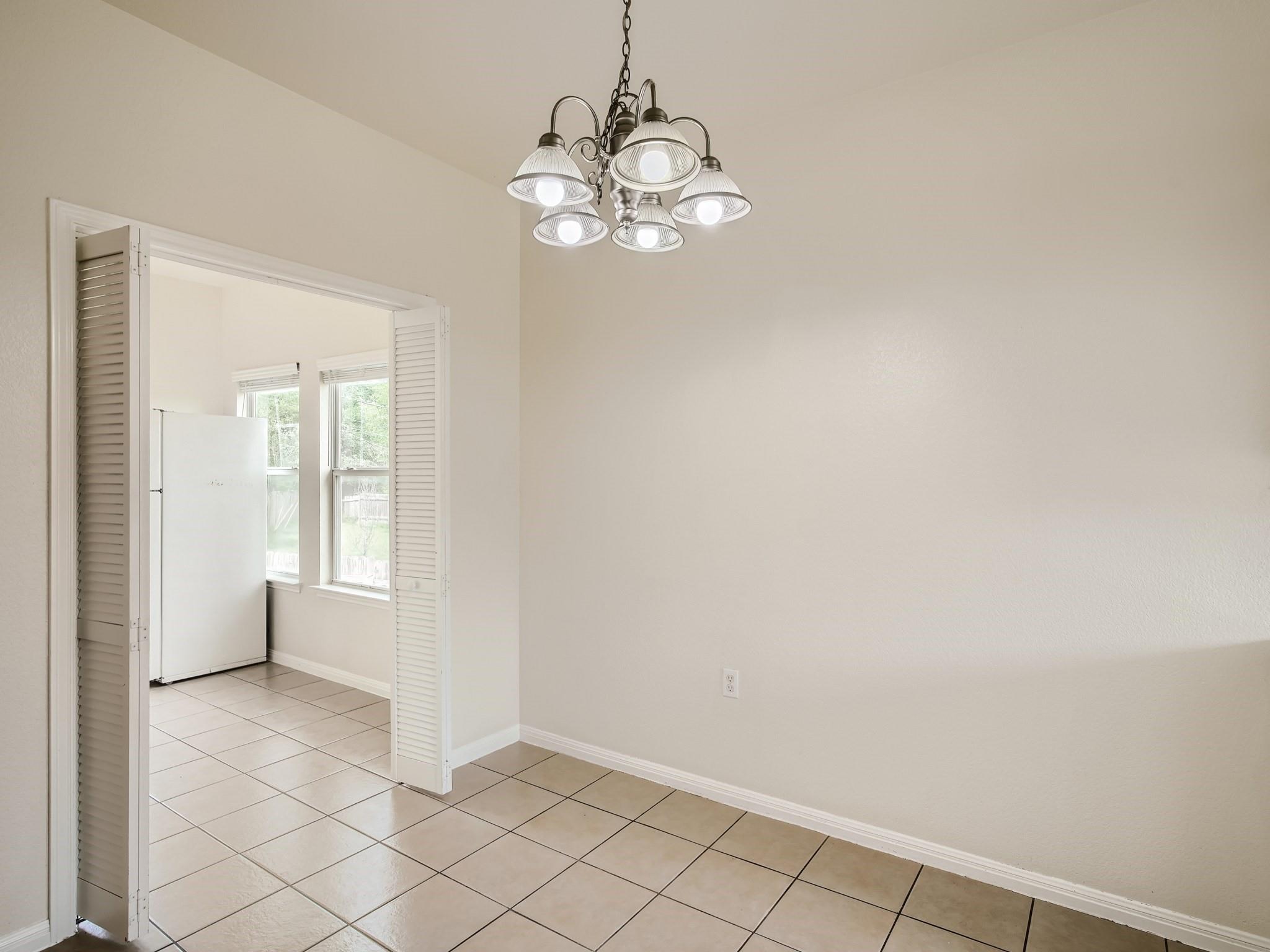 6102 Reicher Dr, Austin, TX 78723