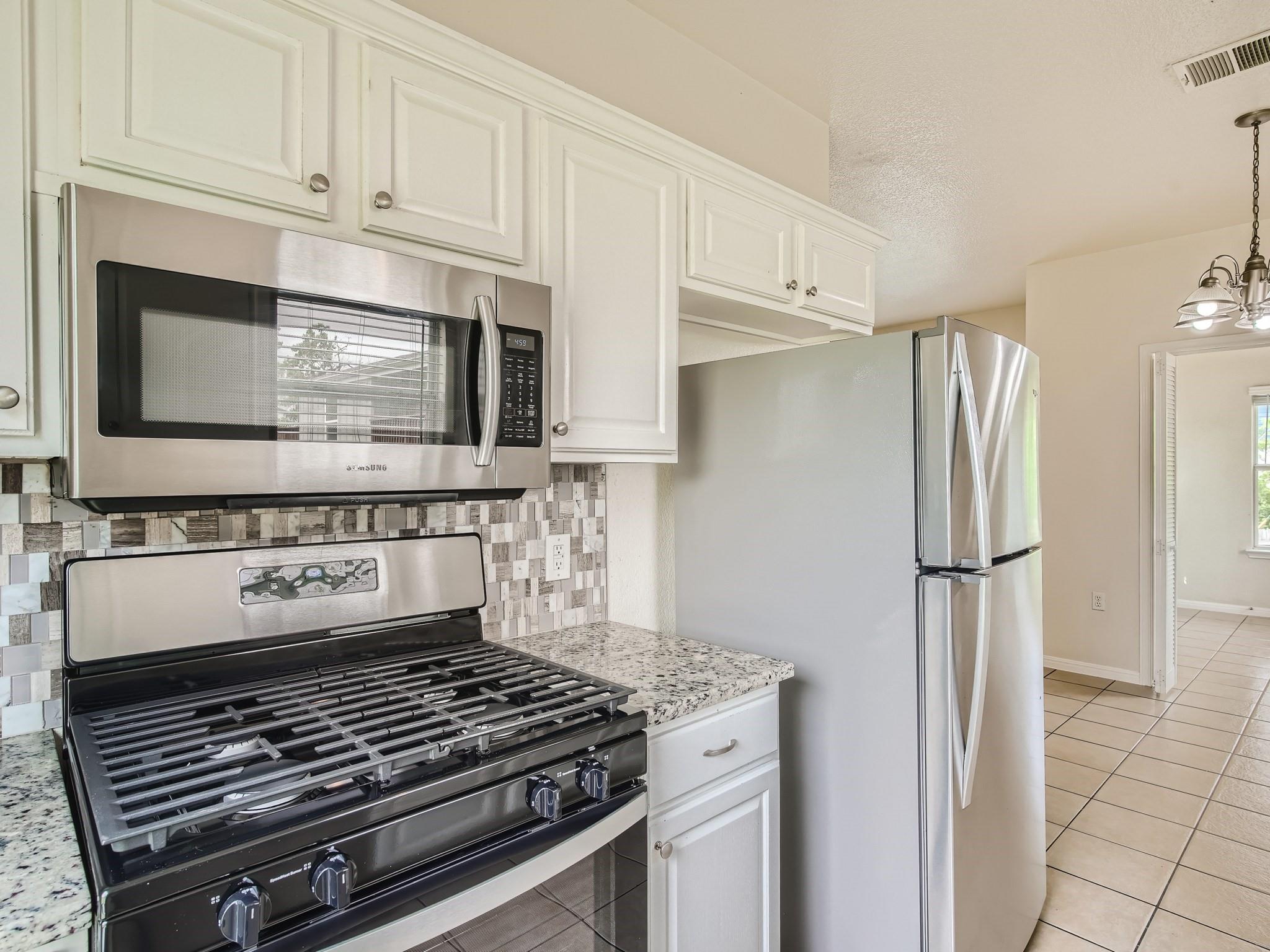 6102 Reicher Dr, Austin, TX 78723