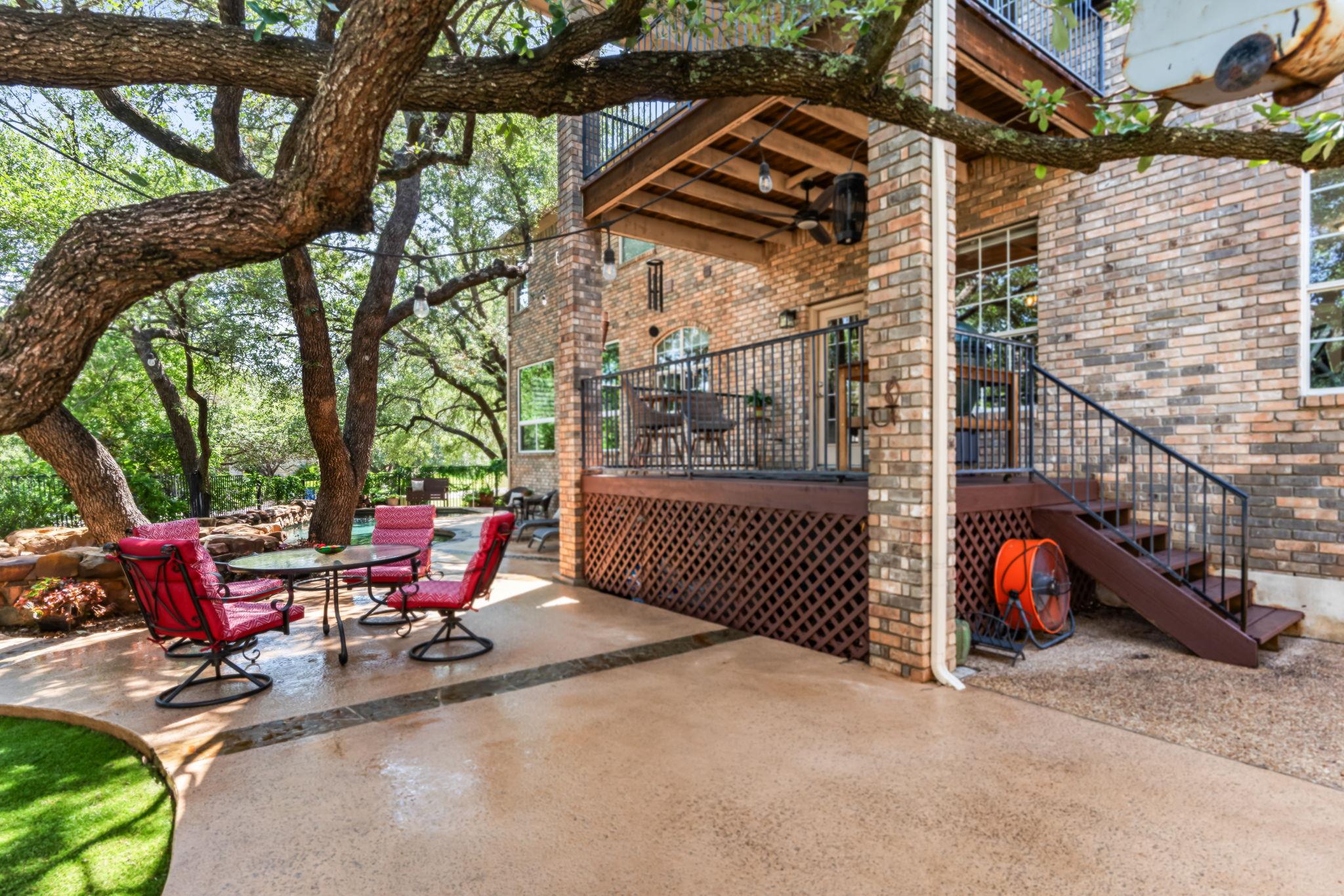 102 Cheerful Ct, Lakeway, TX 78734